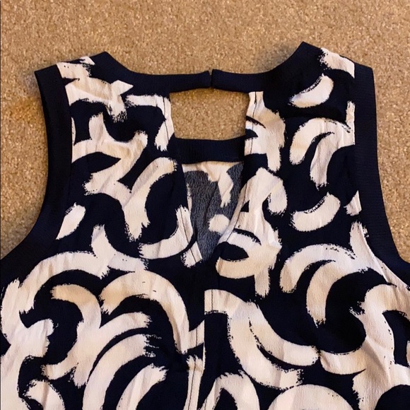 BOGO! Gap patterned dress - Picture 3 of 4